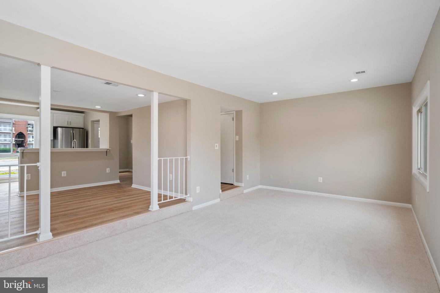 9542 BLAKE LANE
