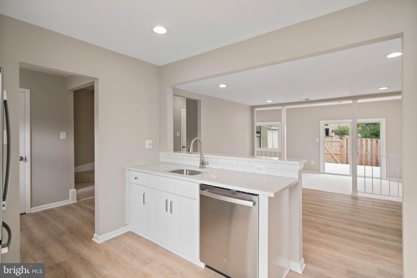 9542 BLAKE LANE