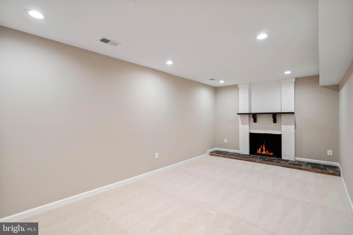 9542 BLAKE LANE