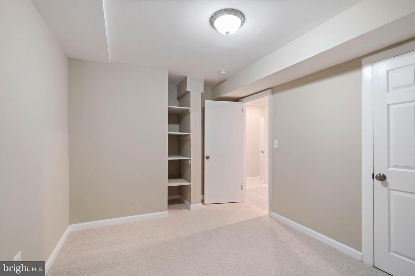 9542 BLAKE LANE