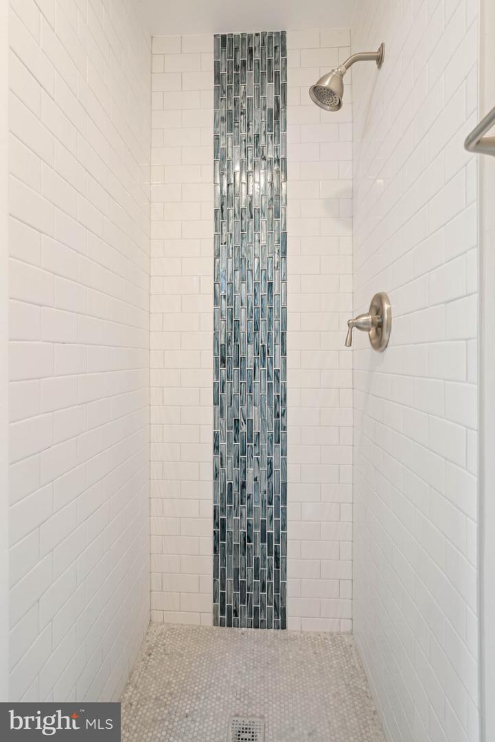 9542 BLAKE LANE