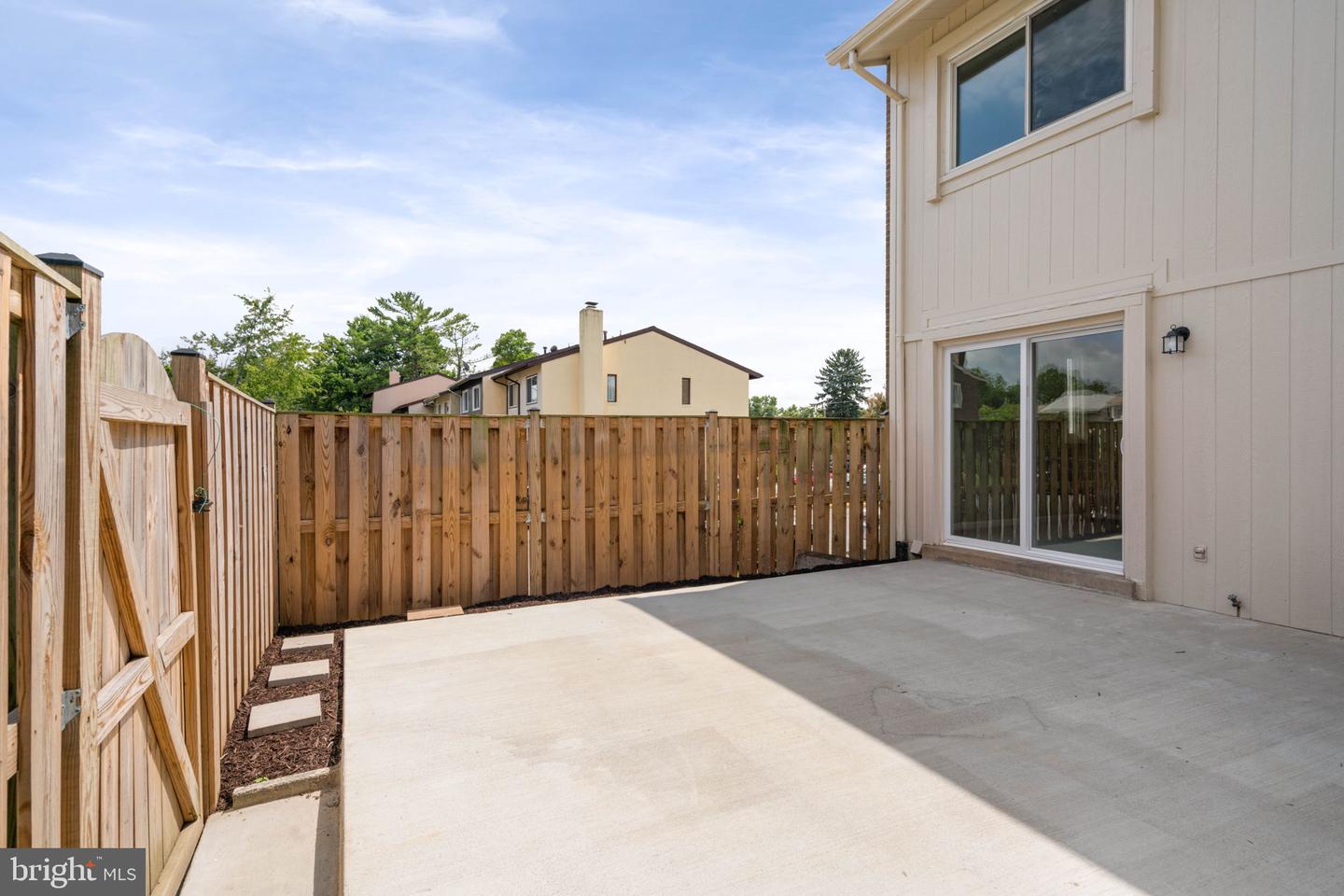 9542 BLAKE LANE