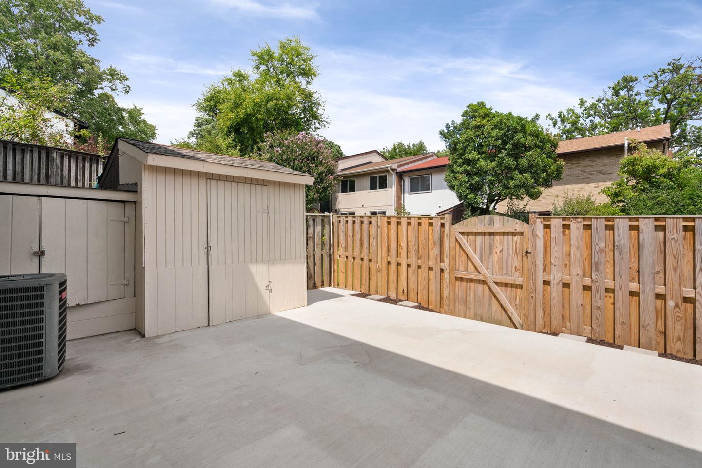 9542 BLAKE LANE