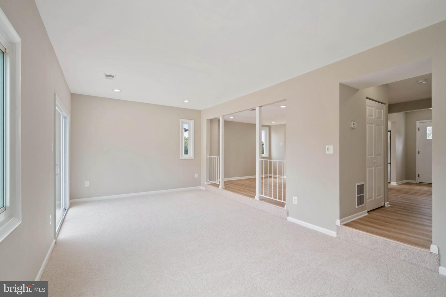 9542 BLAKE LANE