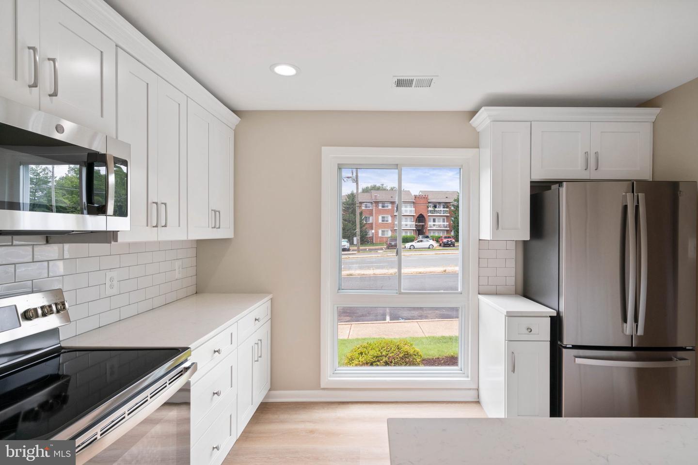 9542 BLAKE LANE