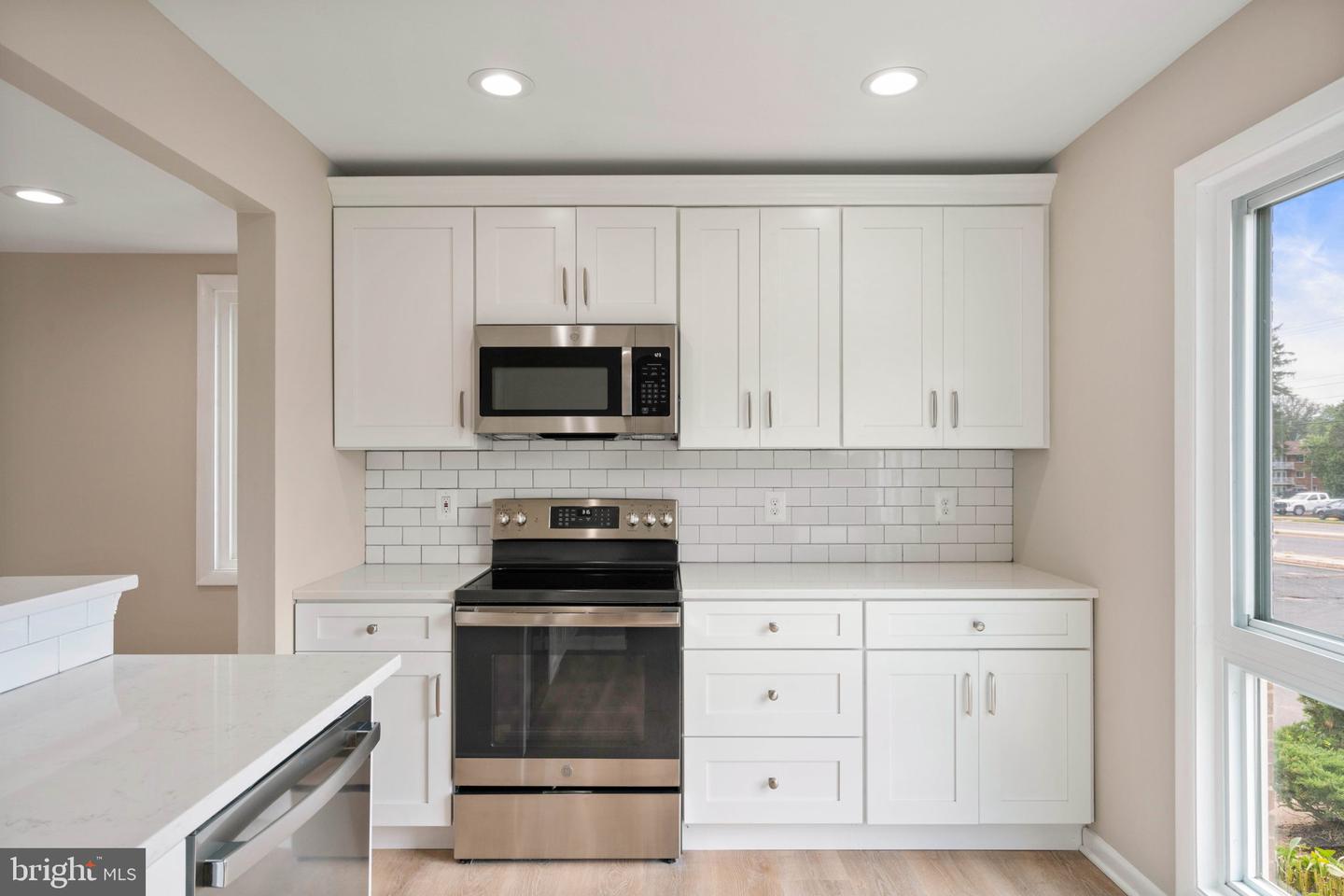 9542 BLAKE LANE