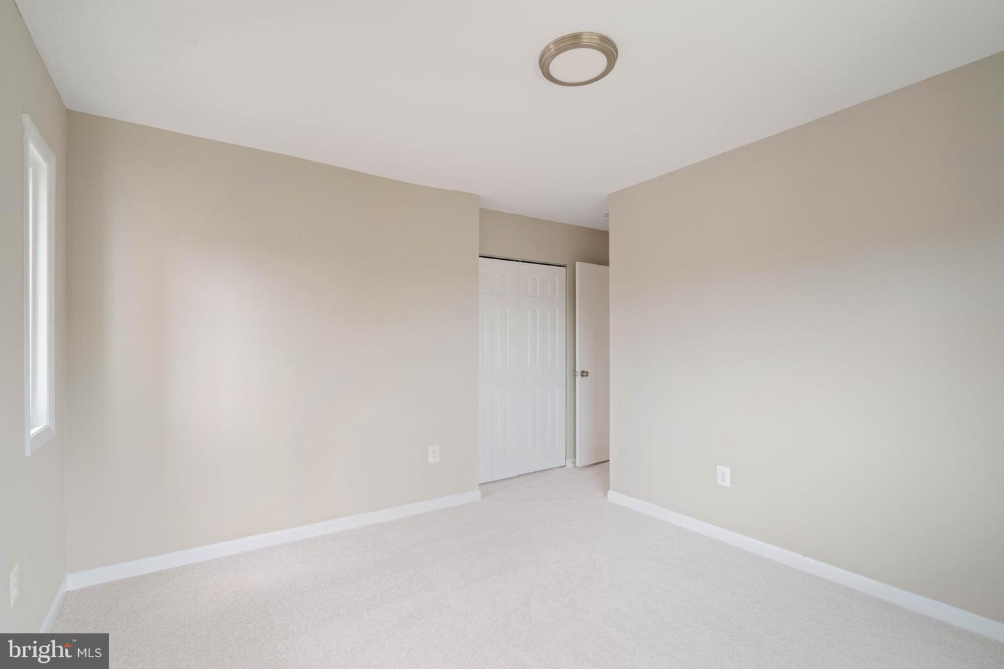 9542 BLAKE LANE