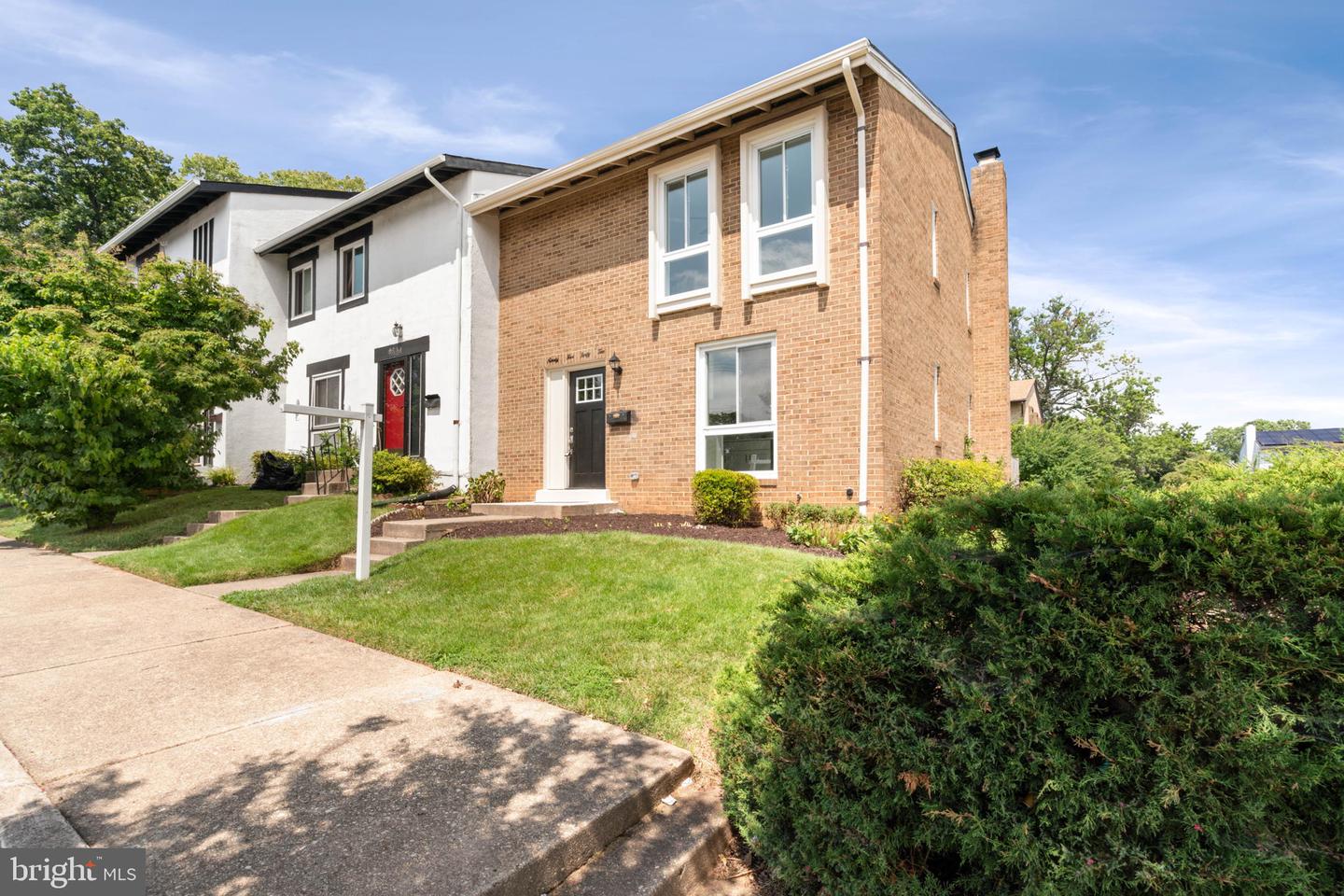 9542 BLAKE LANE