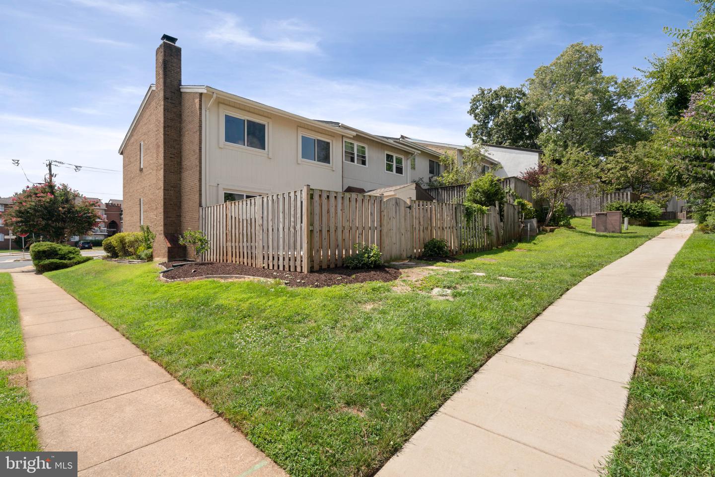 9542 BLAKE LANE