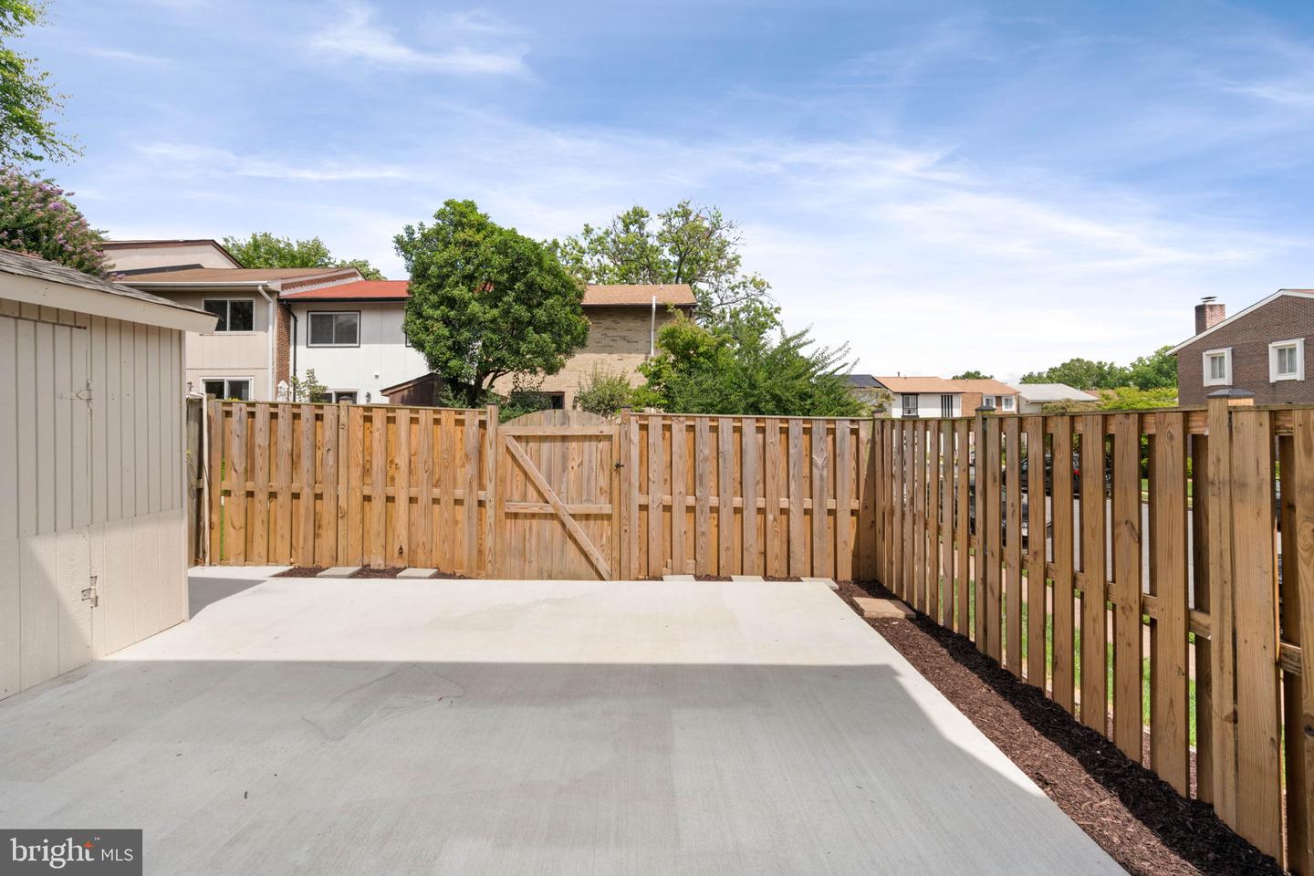 9542 BLAKE LANE