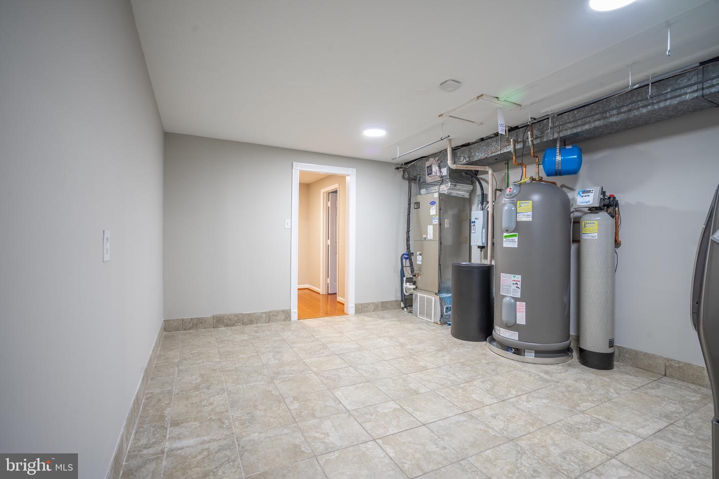 13720 EASTCLIFF CIRCLE