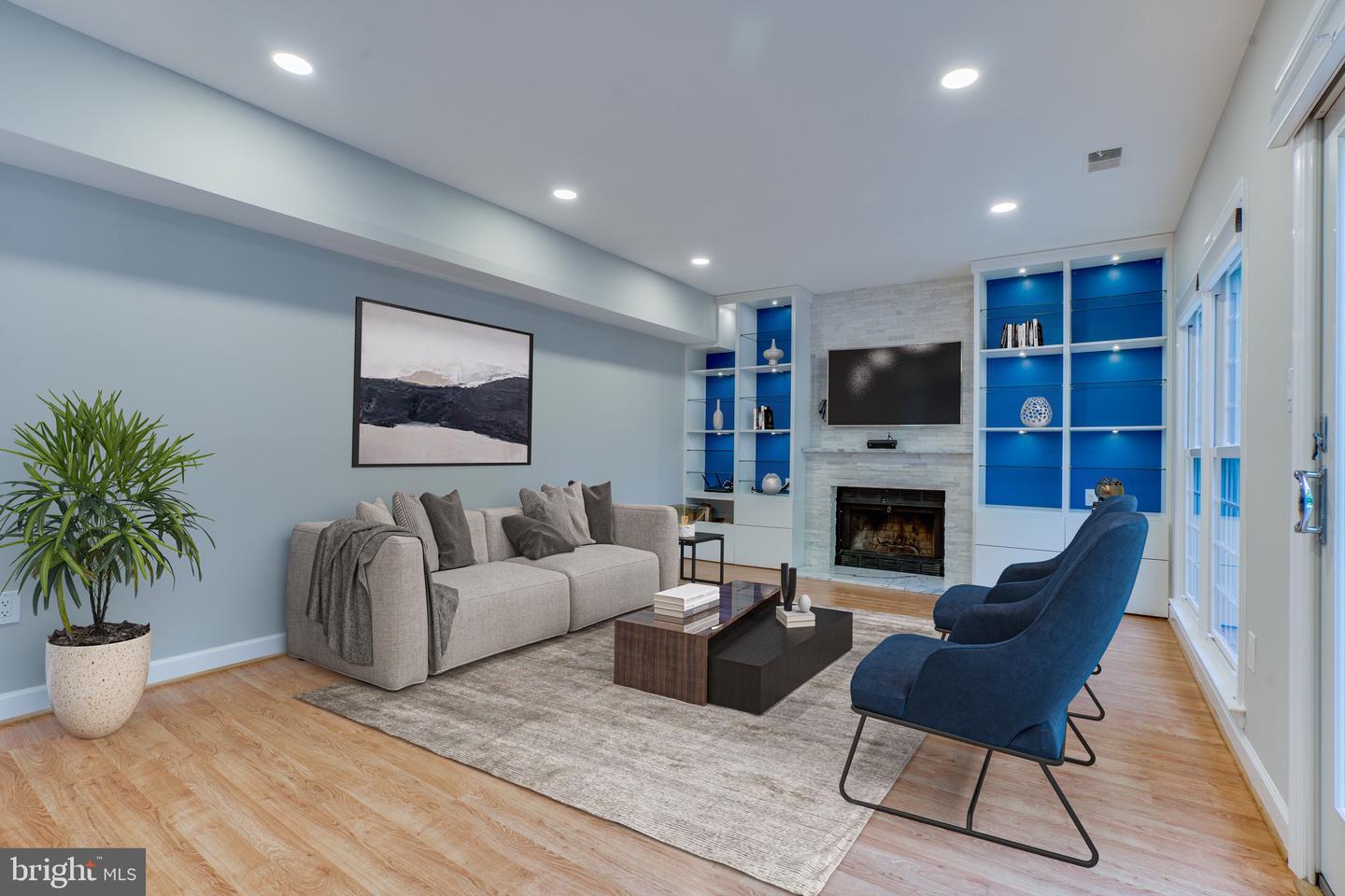 13720 EASTCLIFF CIRCLE
