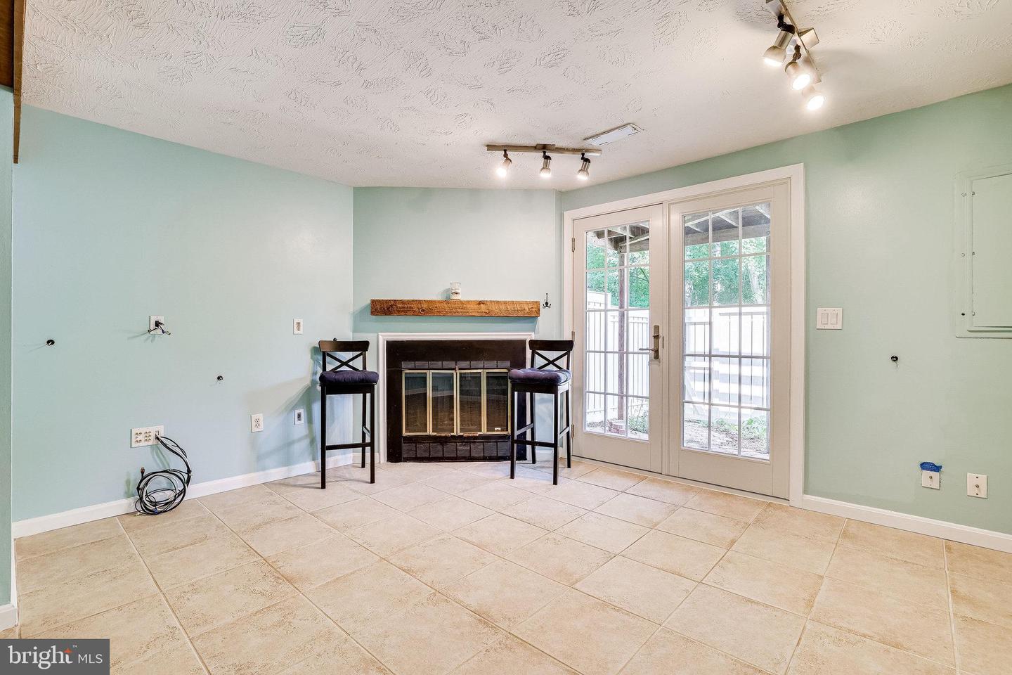1937 SAGEWOOD LANE