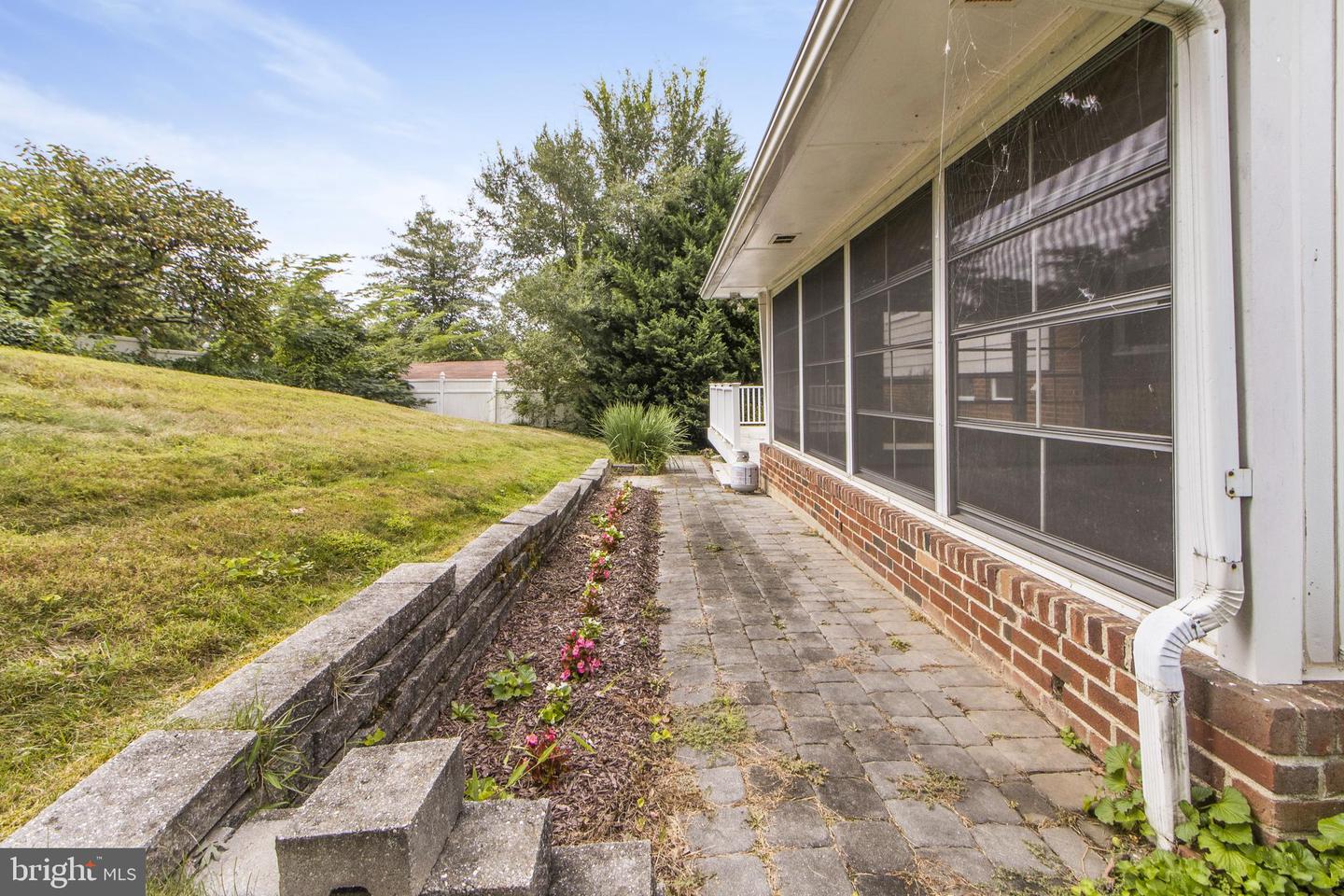7417 FLORA STREET