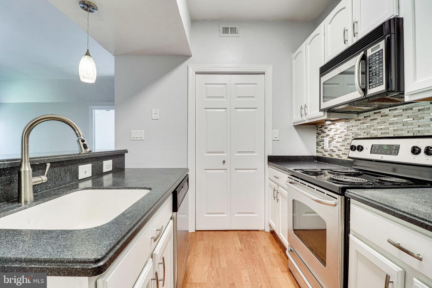 12160 PENDERVIEW LANE Unit: 1728