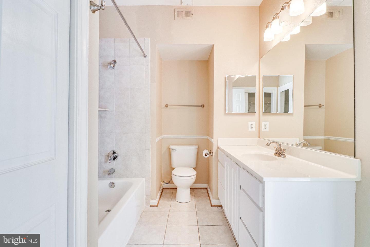 12160 PENDERVIEW LANE Unit: 1728
