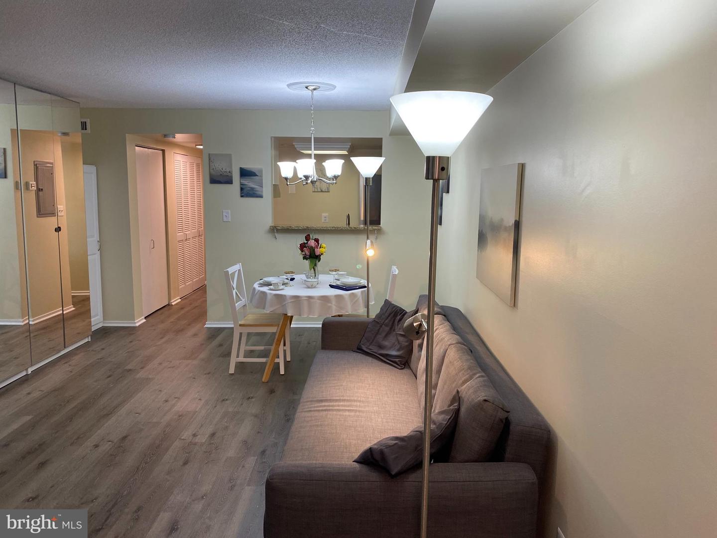 1951 SAGEWOOD LANE Unit: 211