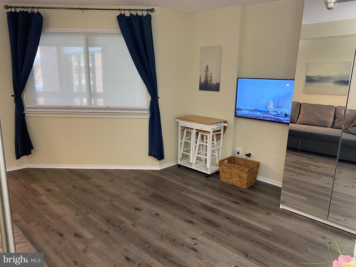 1951 SAGEWOOD LANE Unit: 211