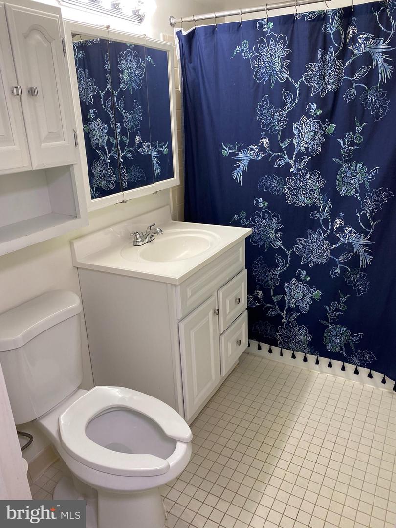 1951 SAGEWOOD LANE Unit: 211