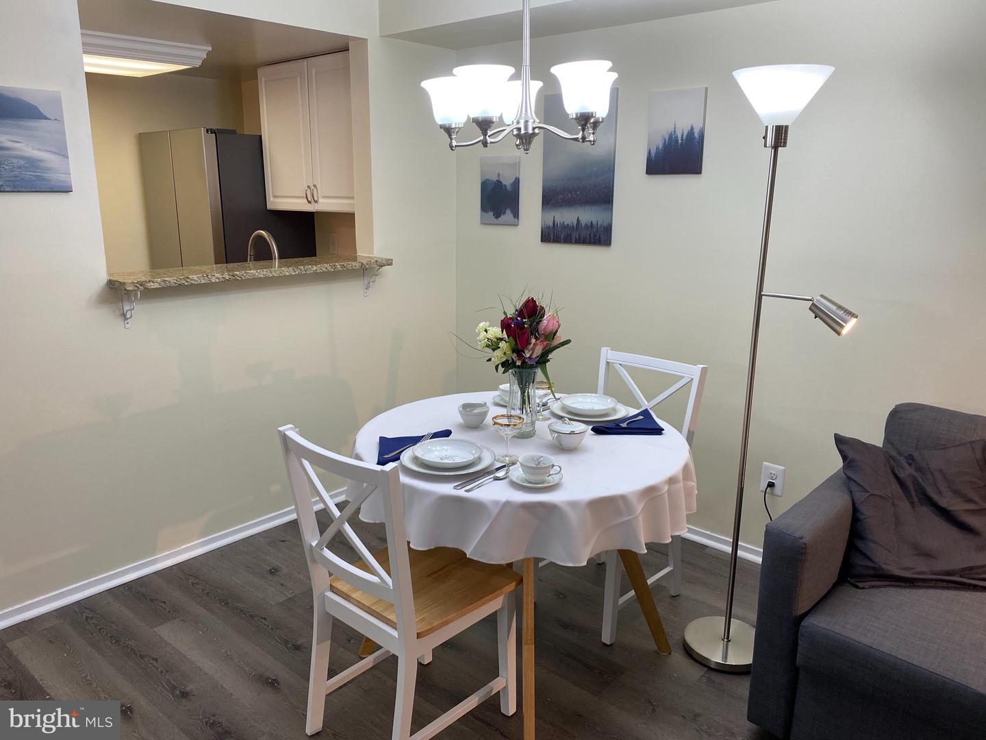 1951 SAGEWOOD LANE Unit: 211