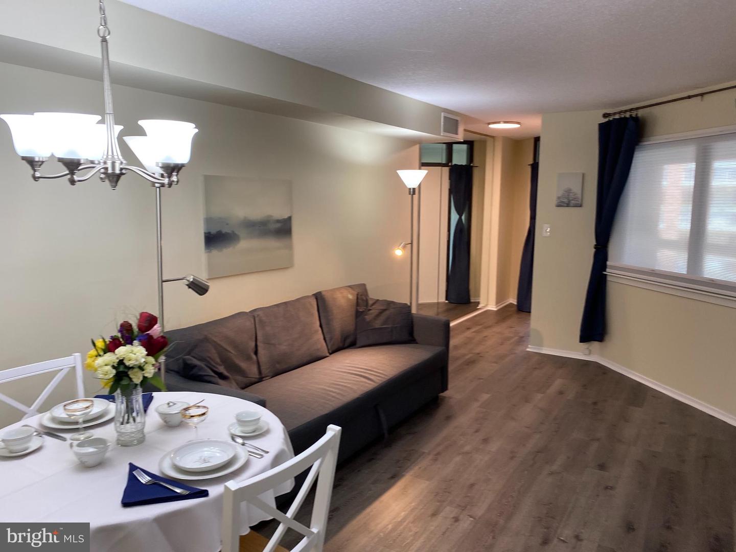 1951 SAGEWOOD LANE Unit: 211