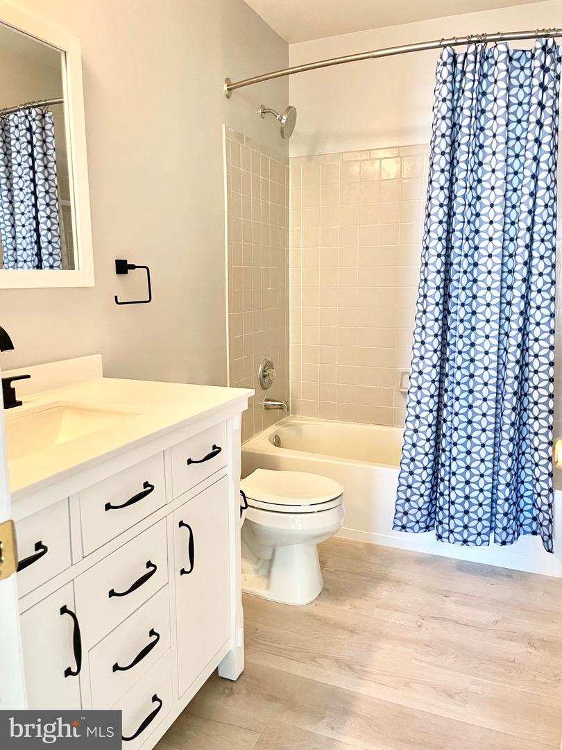 2401 RIPPLEMEADE COURT