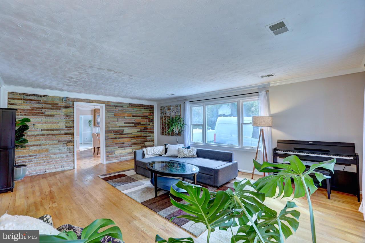 1012 VAN BUREN STREET