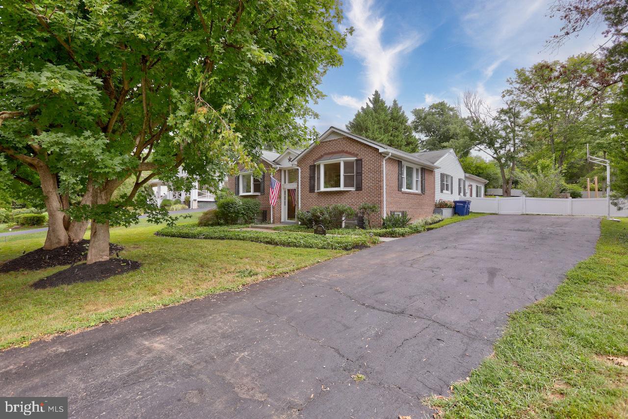1012 VAN BUREN STREET