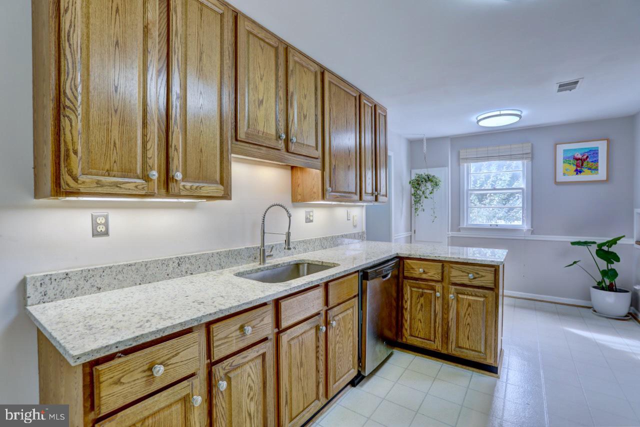 1012 VAN BUREN STREET