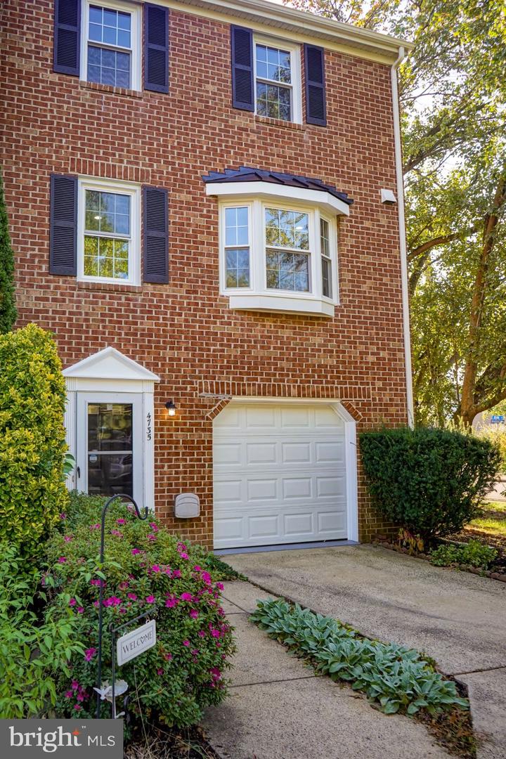 4735 IRVIN SQUARE