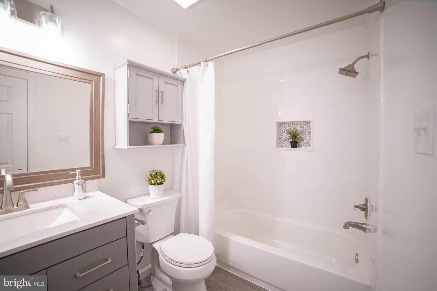 4735 IRVIN SQUARE