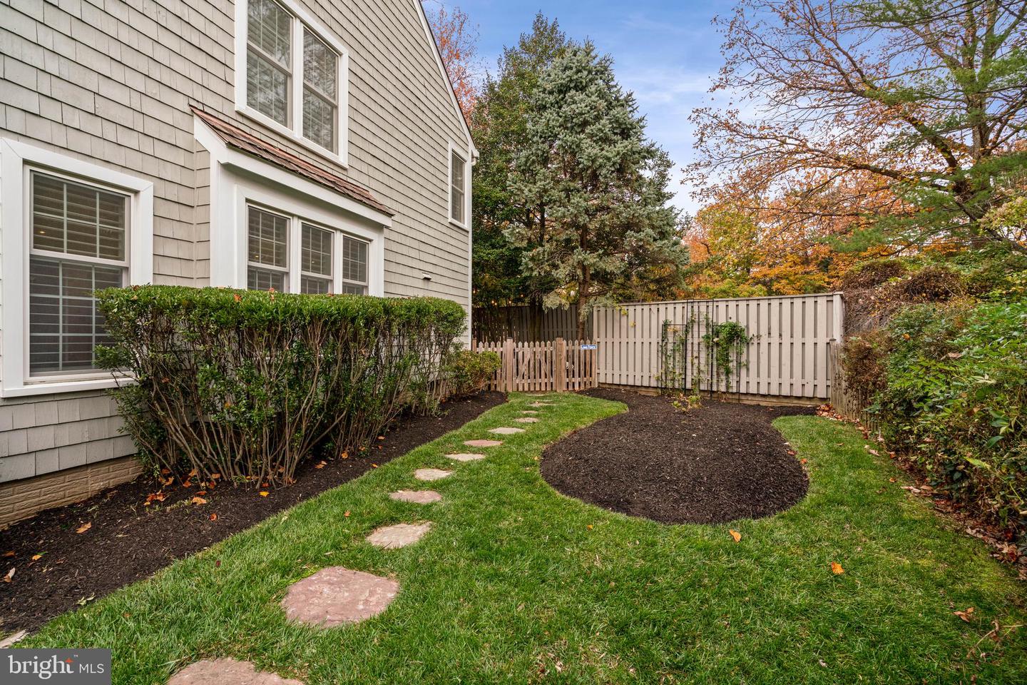 11636 OLD BROOKVILLE COURT