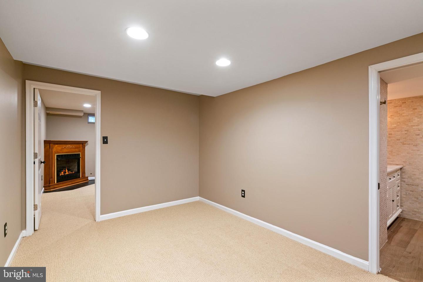 11636 OLD BROOKVILLE COURT