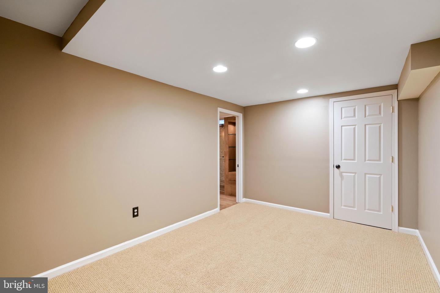 11636 OLD BROOKVILLE COURT