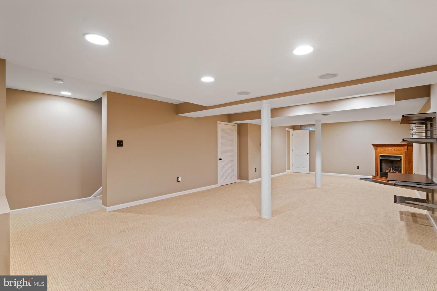 11636 OLD BROOKVILLE COURT