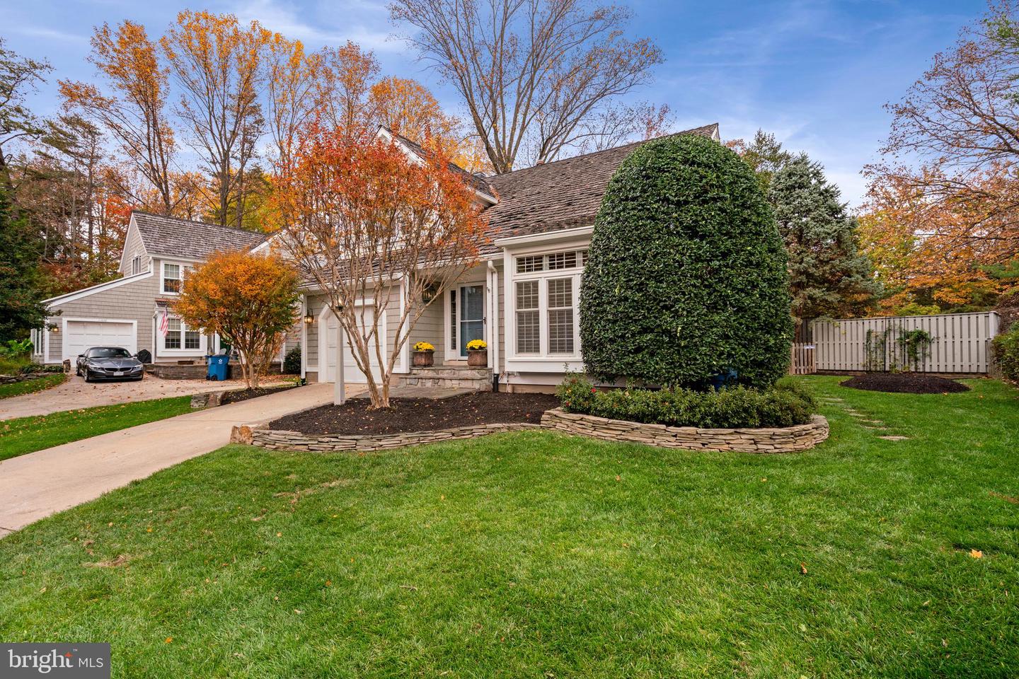 11636 OLD BROOKVILLE COURT