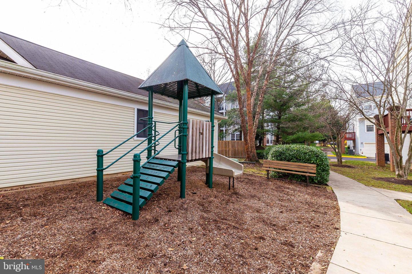 4138 FOUNTAINSIDE LANE Unit: 102