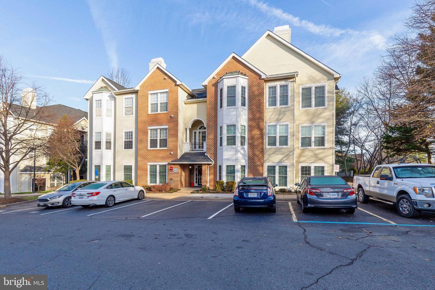 4138 FOUNTAINSIDE LANE Unit: 102