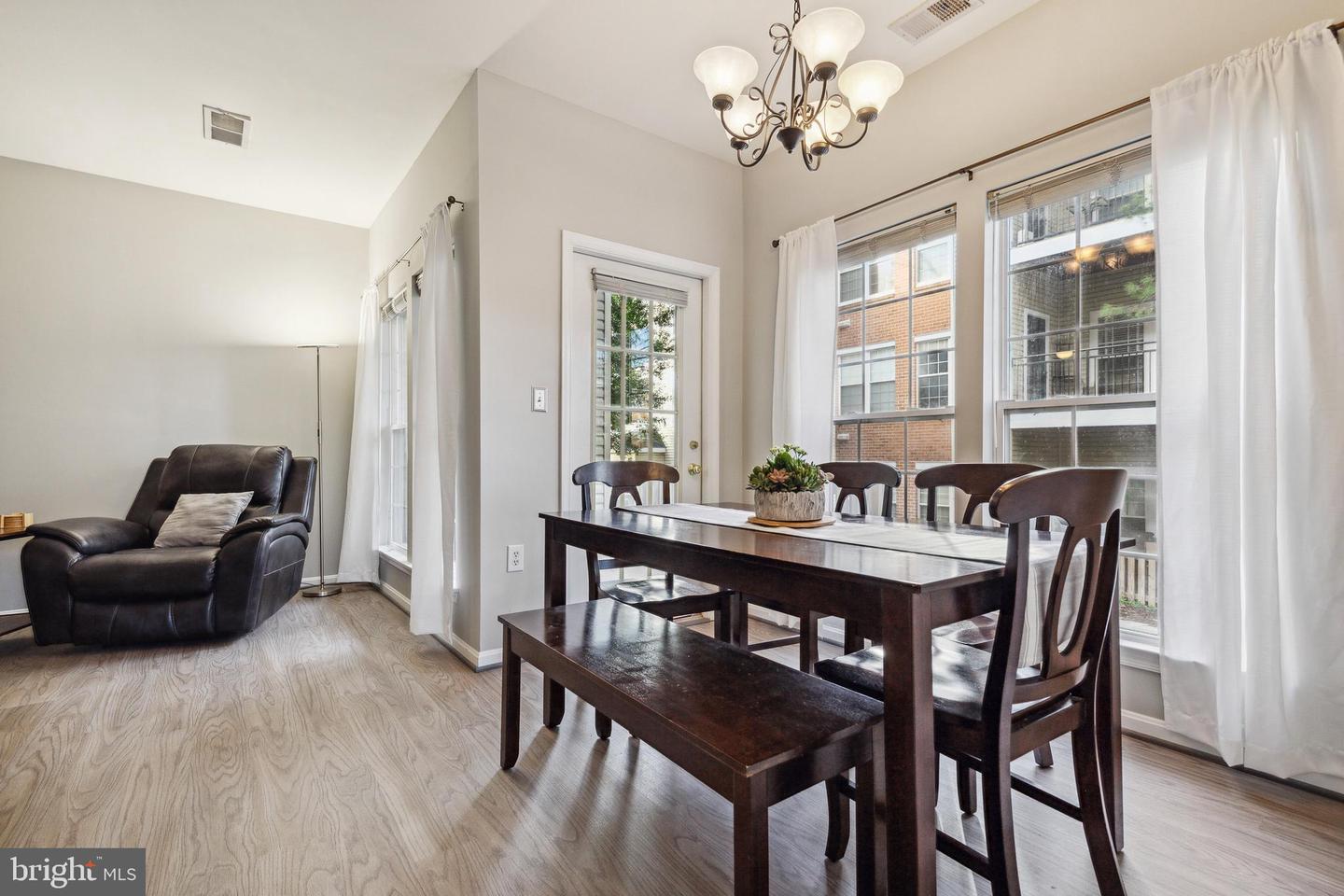 4138 FOUNTAINSIDE LANE Unit: 102