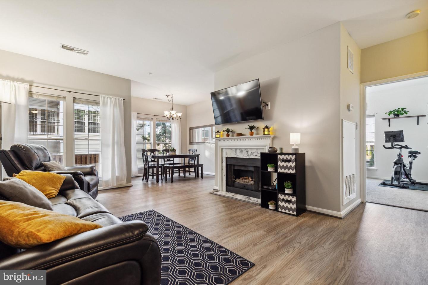 4138 FOUNTAINSIDE LANE Unit: 102