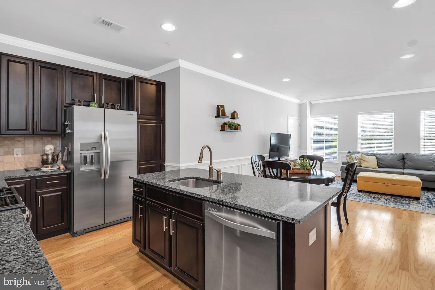 2988 RITTENHOUSE CIRCLE Unit: 19
