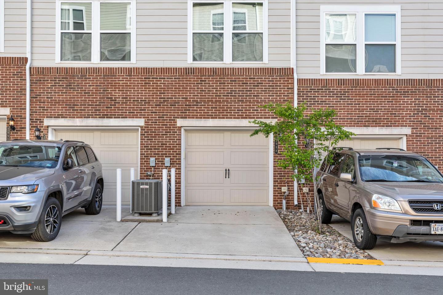 2988 RITTENHOUSE CIRCLE Unit: 19
