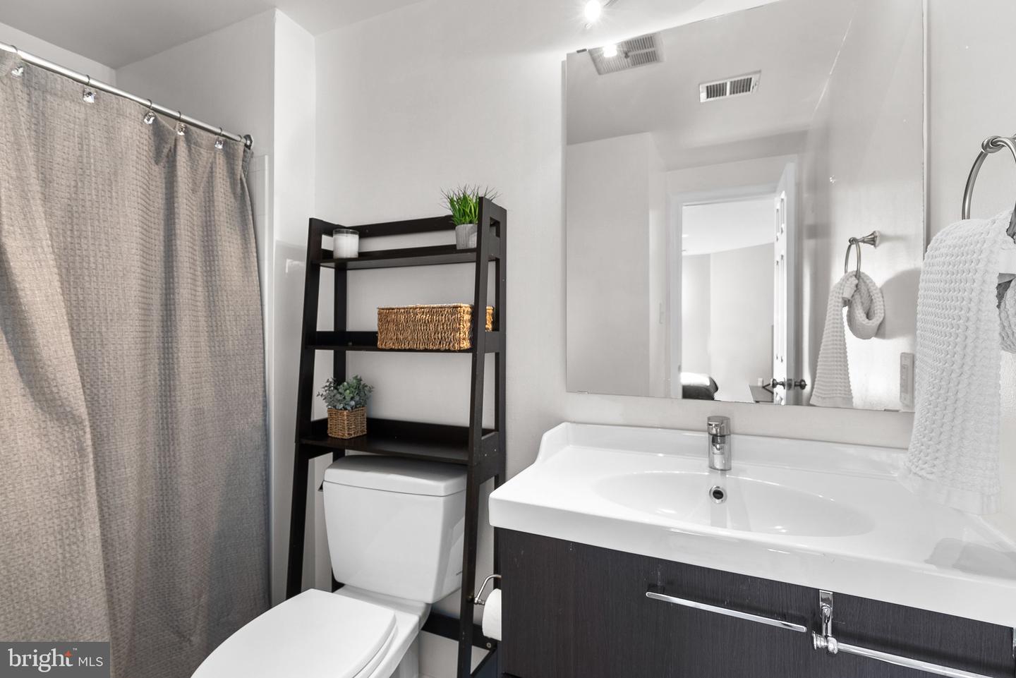 4426 PEMBROOK VILLAGE DRIVE Unit: 131