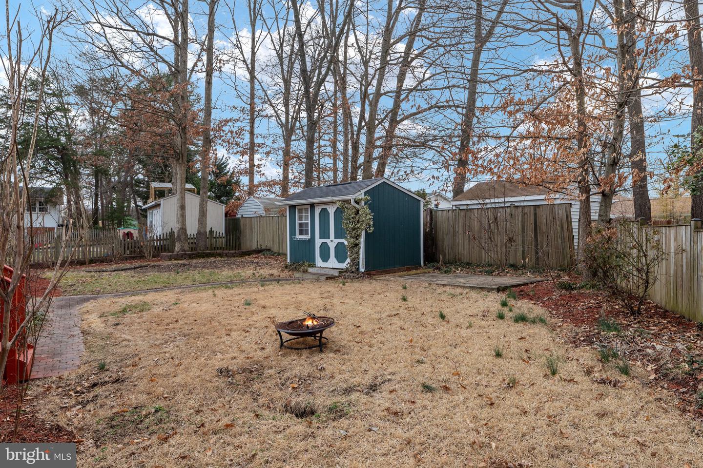 6004 JENNINGS LANE