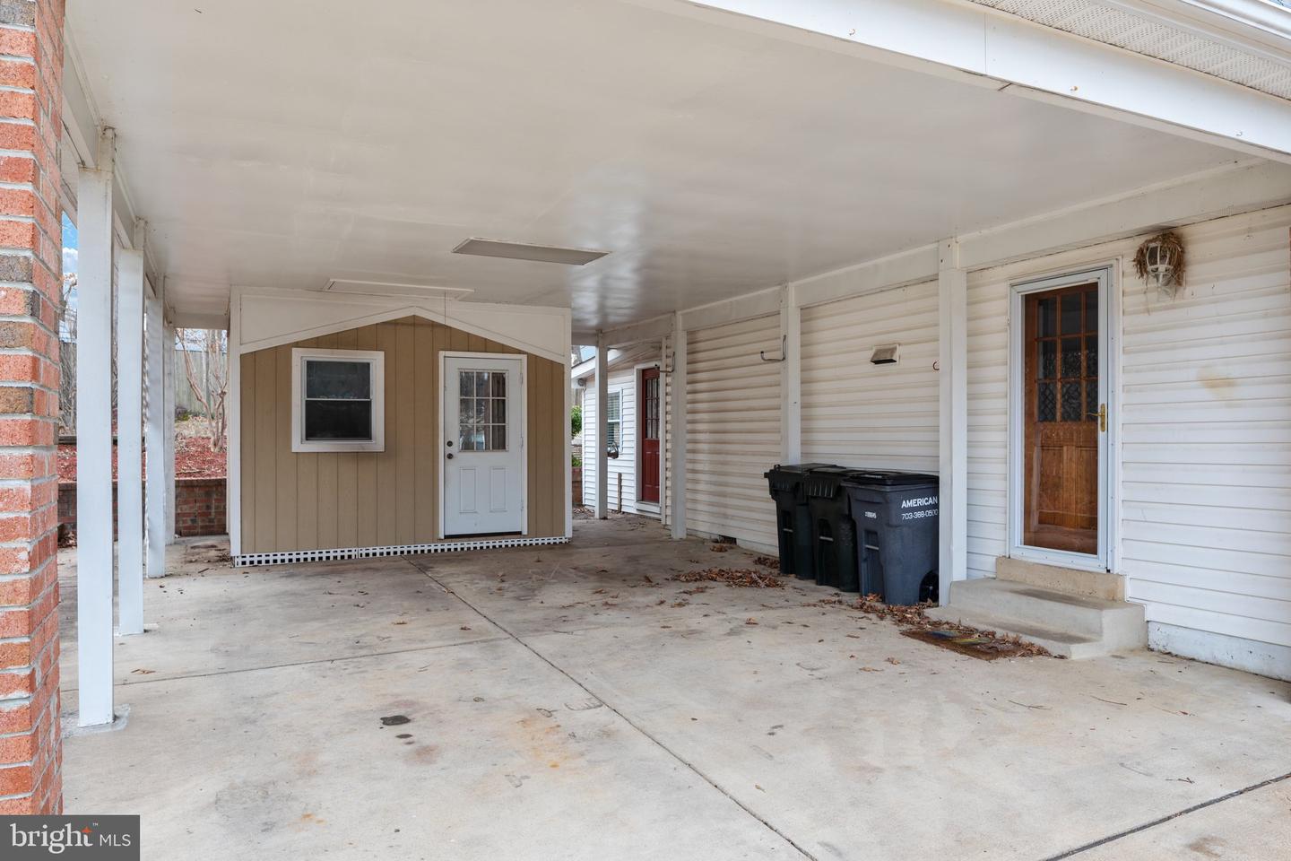 6004 JENNINGS LANE