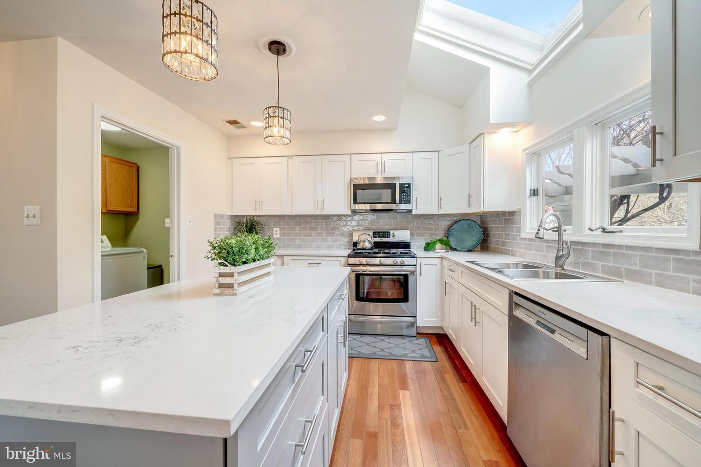 14800 HUNTING PATH PLACE