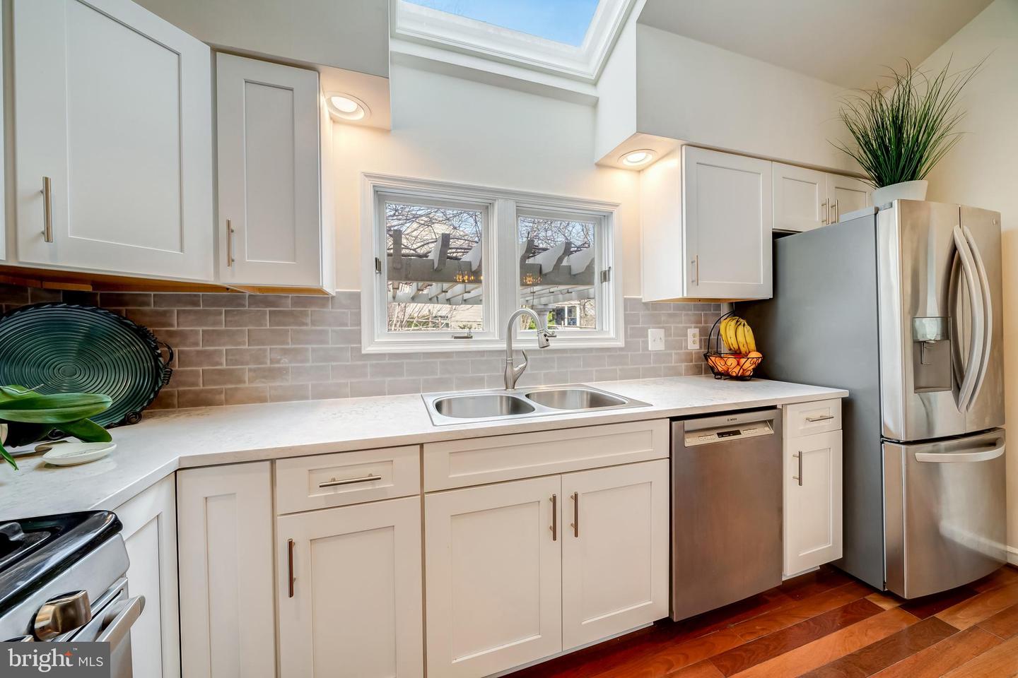 14800 HUNTING PATH PLACE