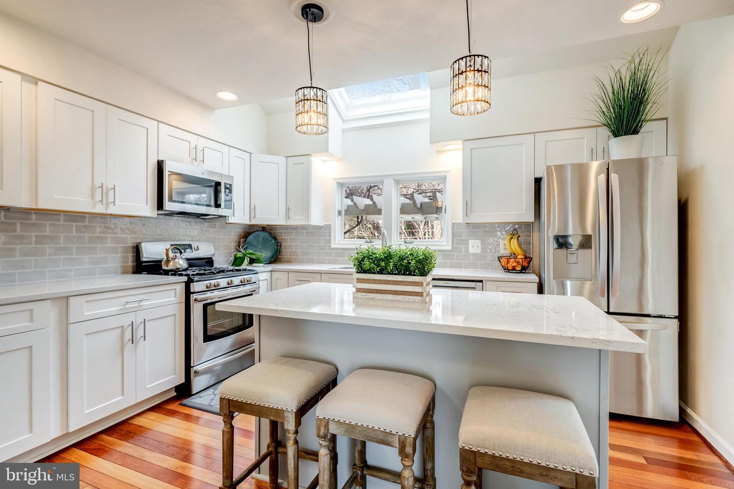 14800 HUNTING PATH PLACE