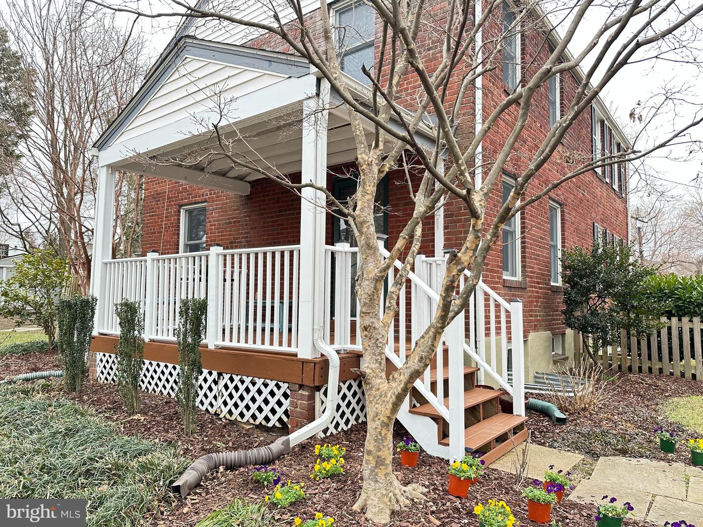 2621 FARMINGTON DRIVE