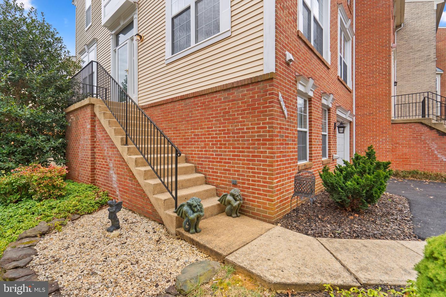 6131 BRICKER LANE